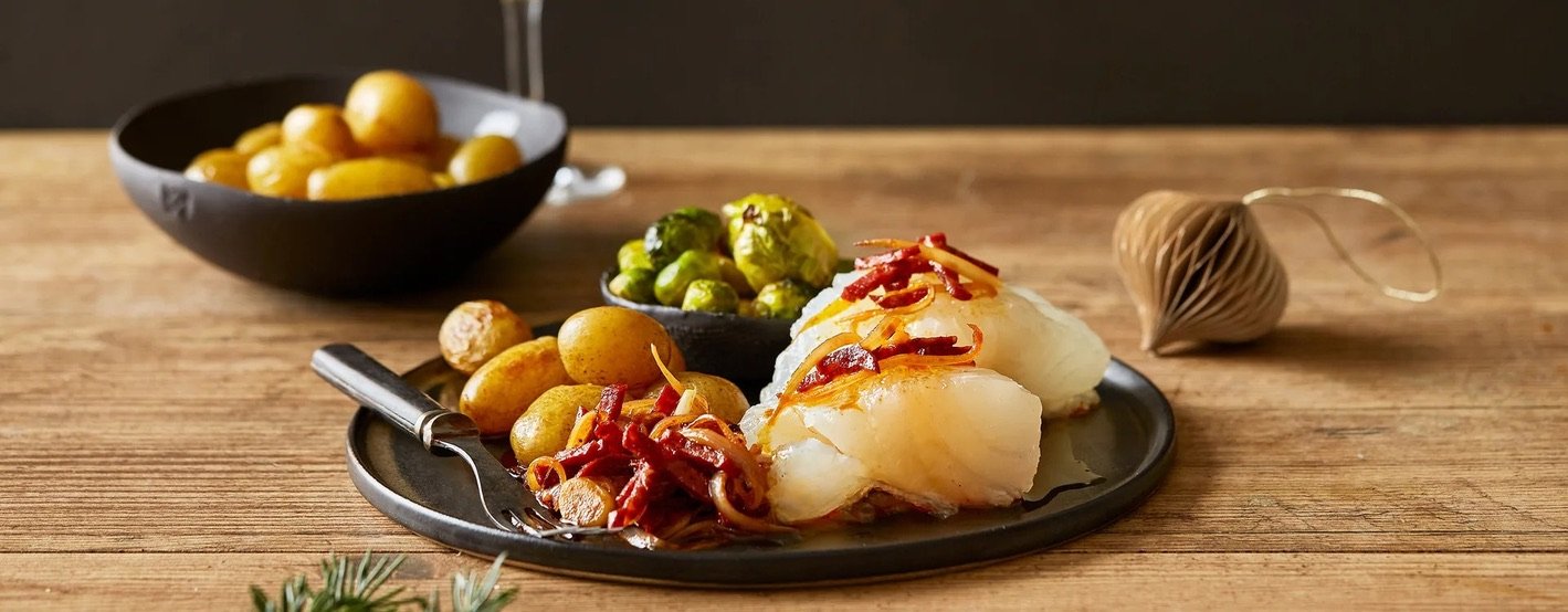 Fisk med poteter og grønnsaker