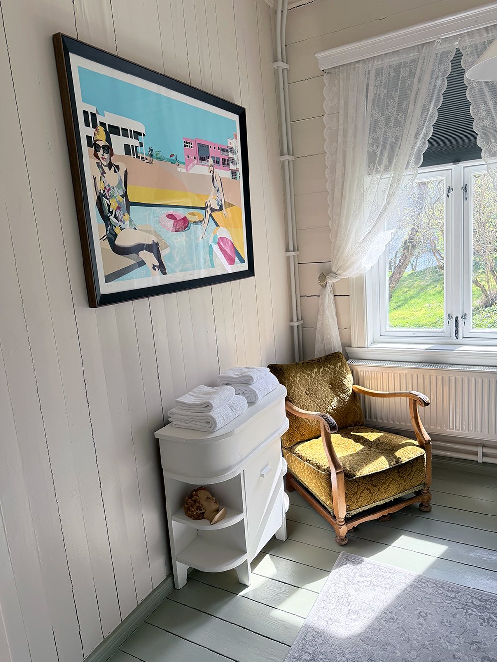 rom 1 Kunst ved vinduet med stol