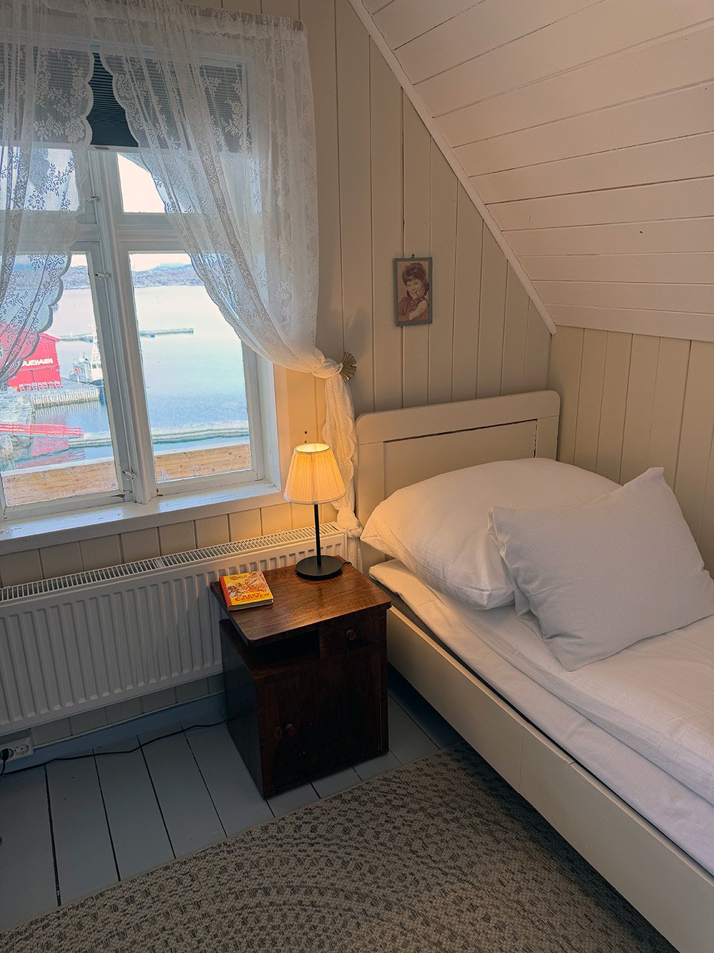 rom 14 Lite soverom med havutsikt
